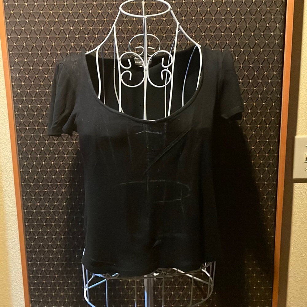 Black tee shirt
